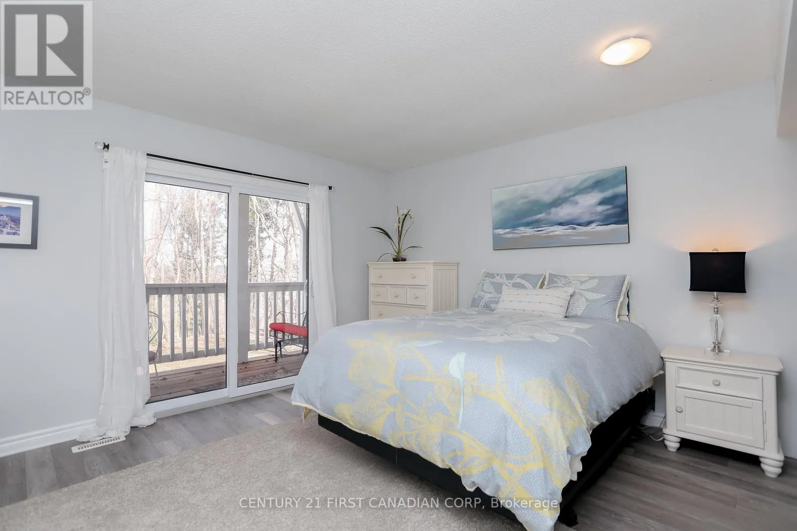 10 - 374 FRONT STREET, #10