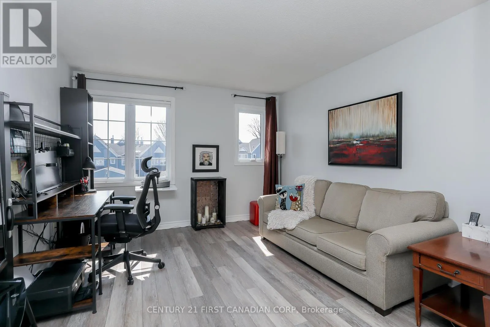 10 - 374 FRONT STREET, #10
