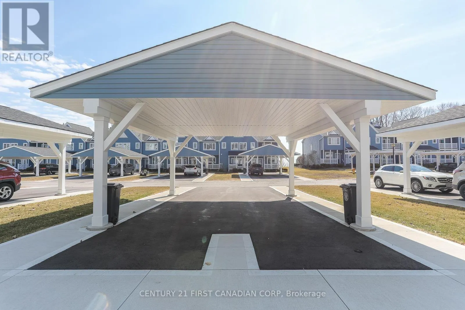 10 - 374 FRONT STREET, #10