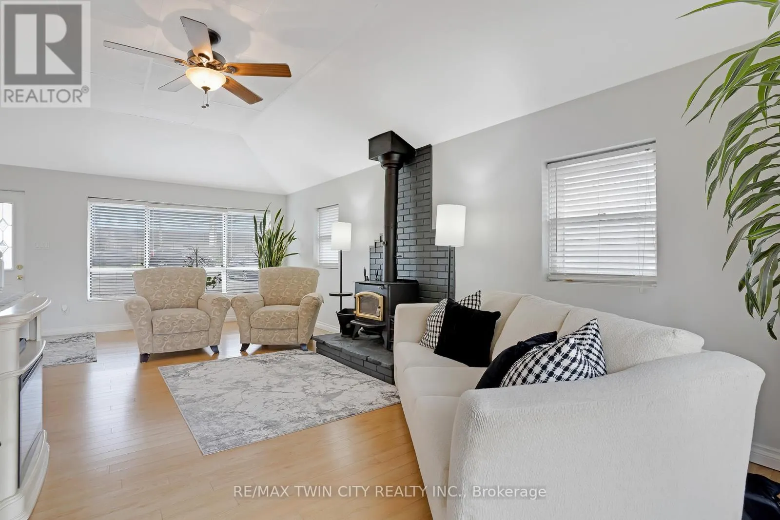 7011 WELLINGTON RD 124 ROAD