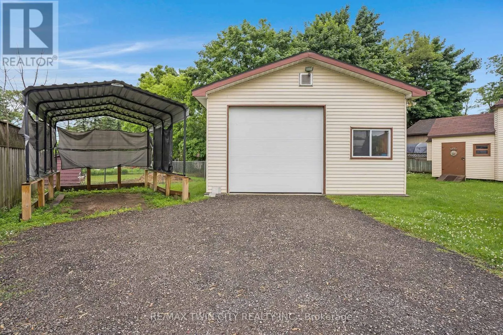 7011 WELLINGTON RD 124 ROAD