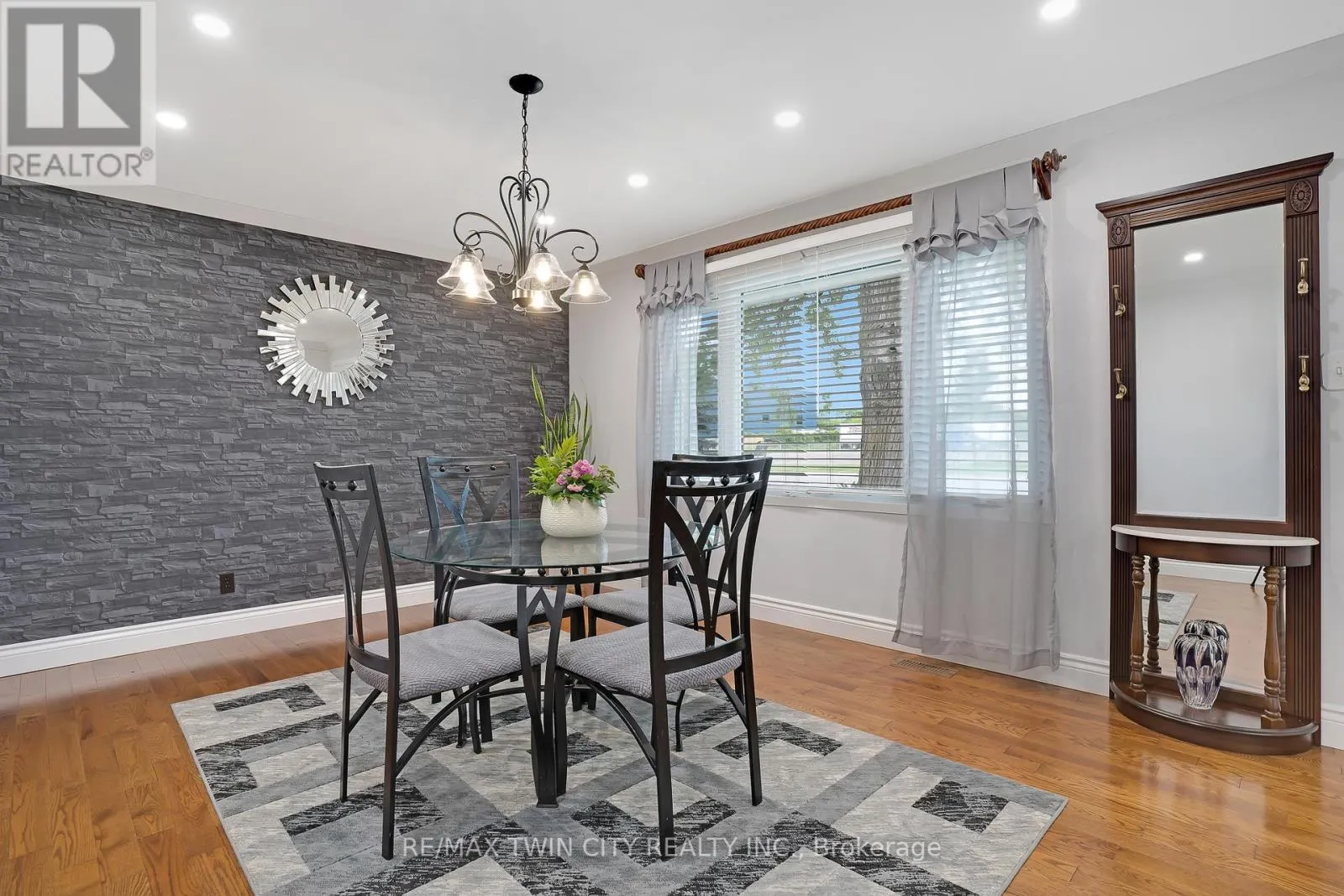 7011 WELLINGTON RD 124 ROAD
