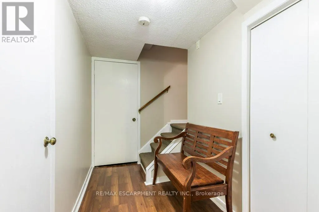 14 - 109 WILSON STREET W