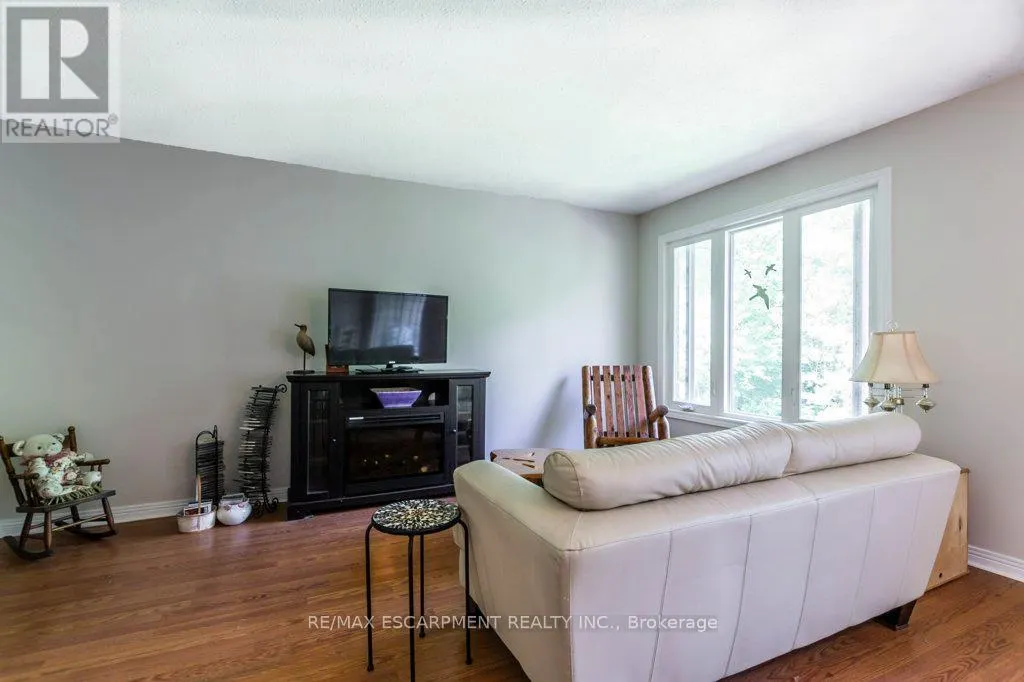 14 - 109 WILSON STREET W