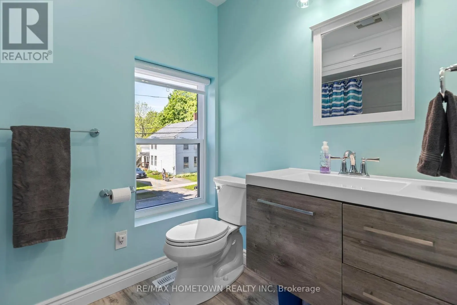 198 JAMES STREET W