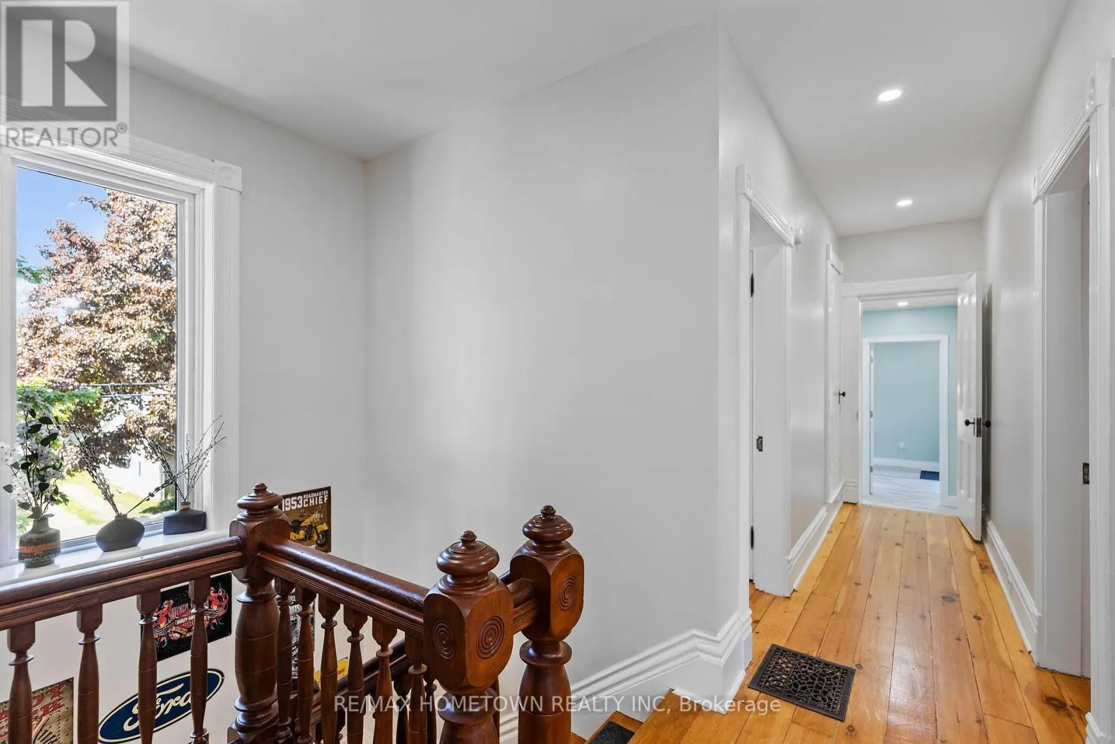 198 JAMES STREET W