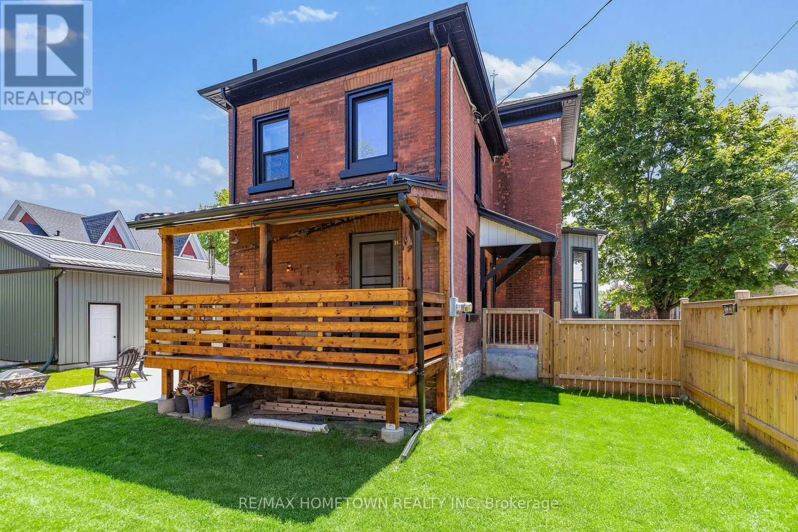 198 JAMES STREET W