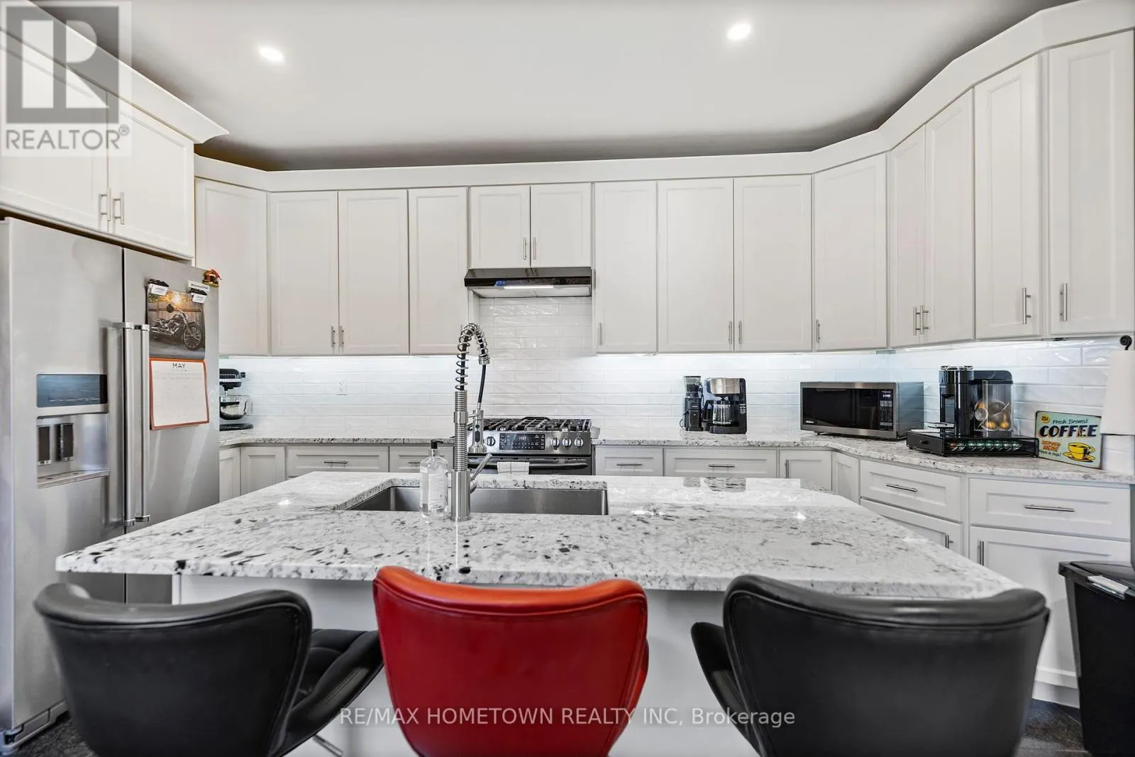 198 JAMES STREET W