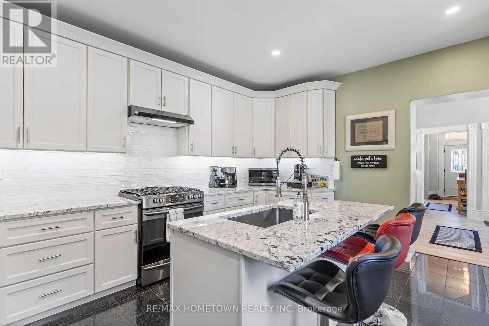 198 JAMES STREET W