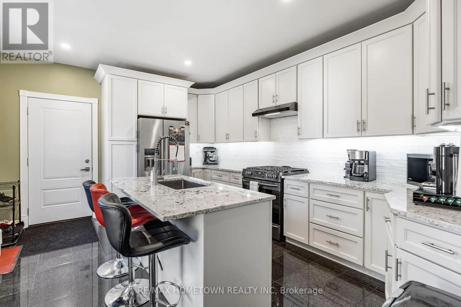 198 JAMES STREET W