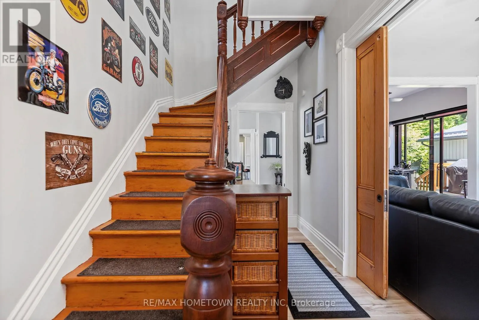 198 JAMES STREET W