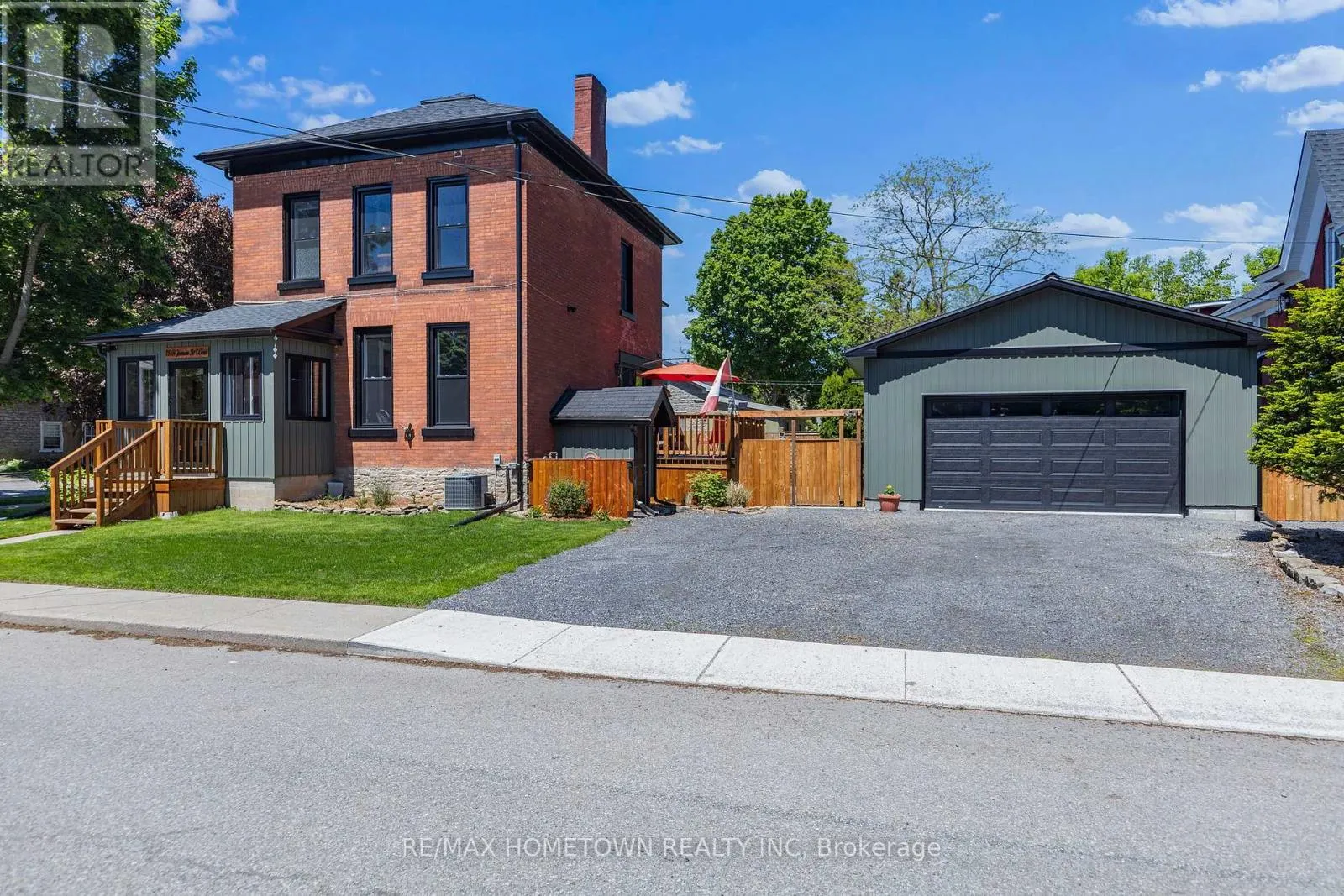 198 JAMES STREET W
