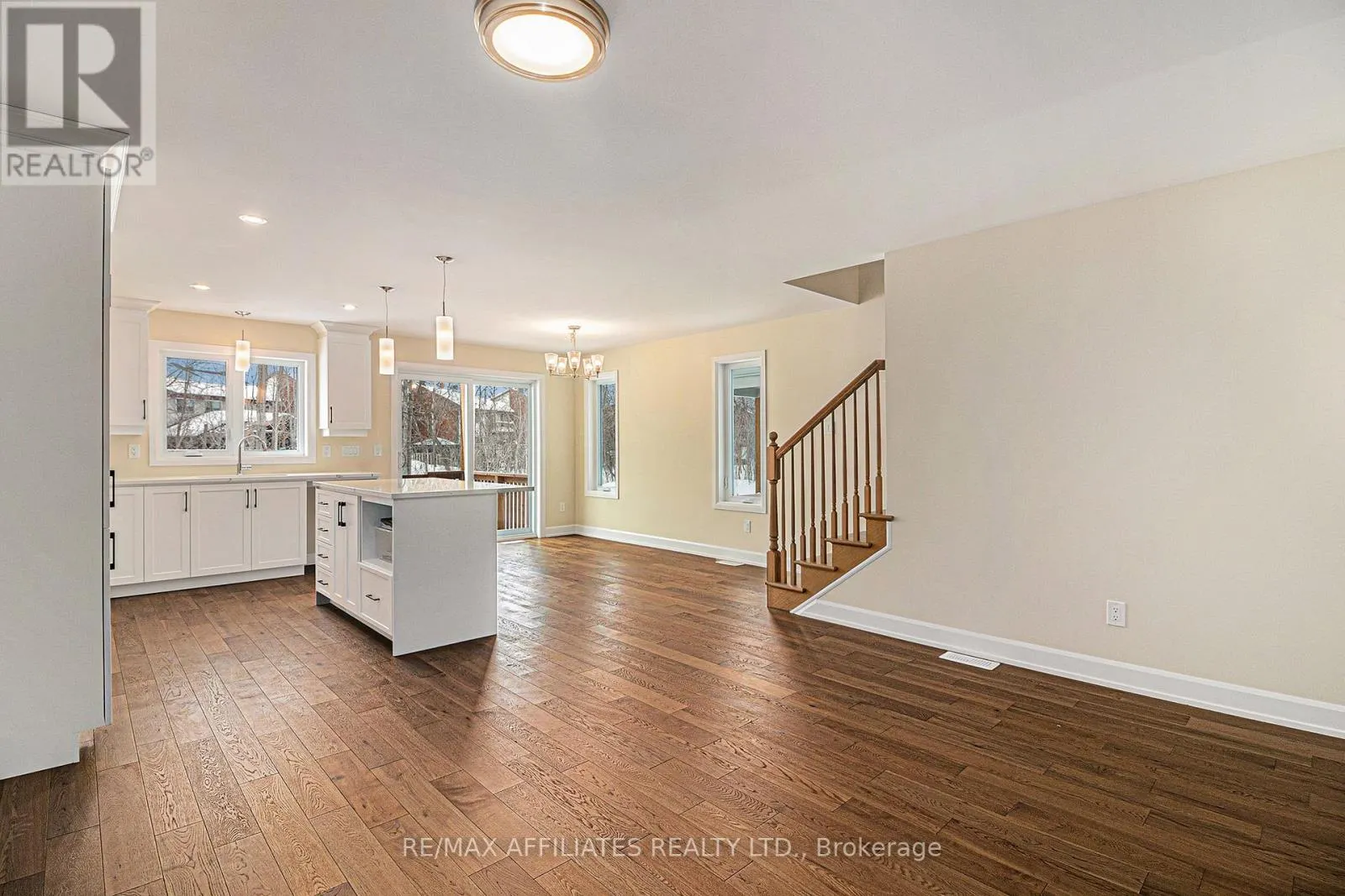 359 VOYAGEUR PLACE