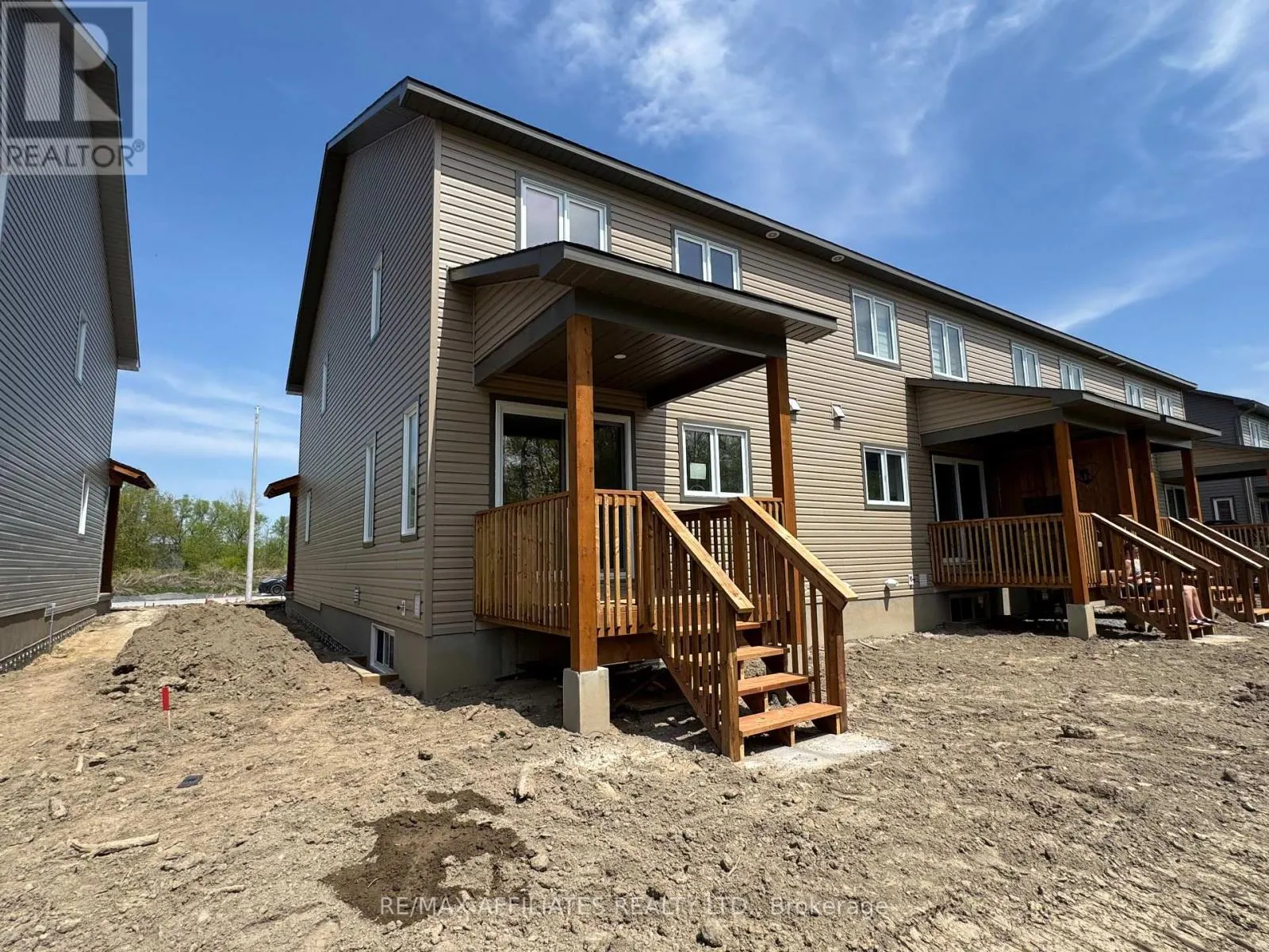 359 VOYAGEUR PLACE