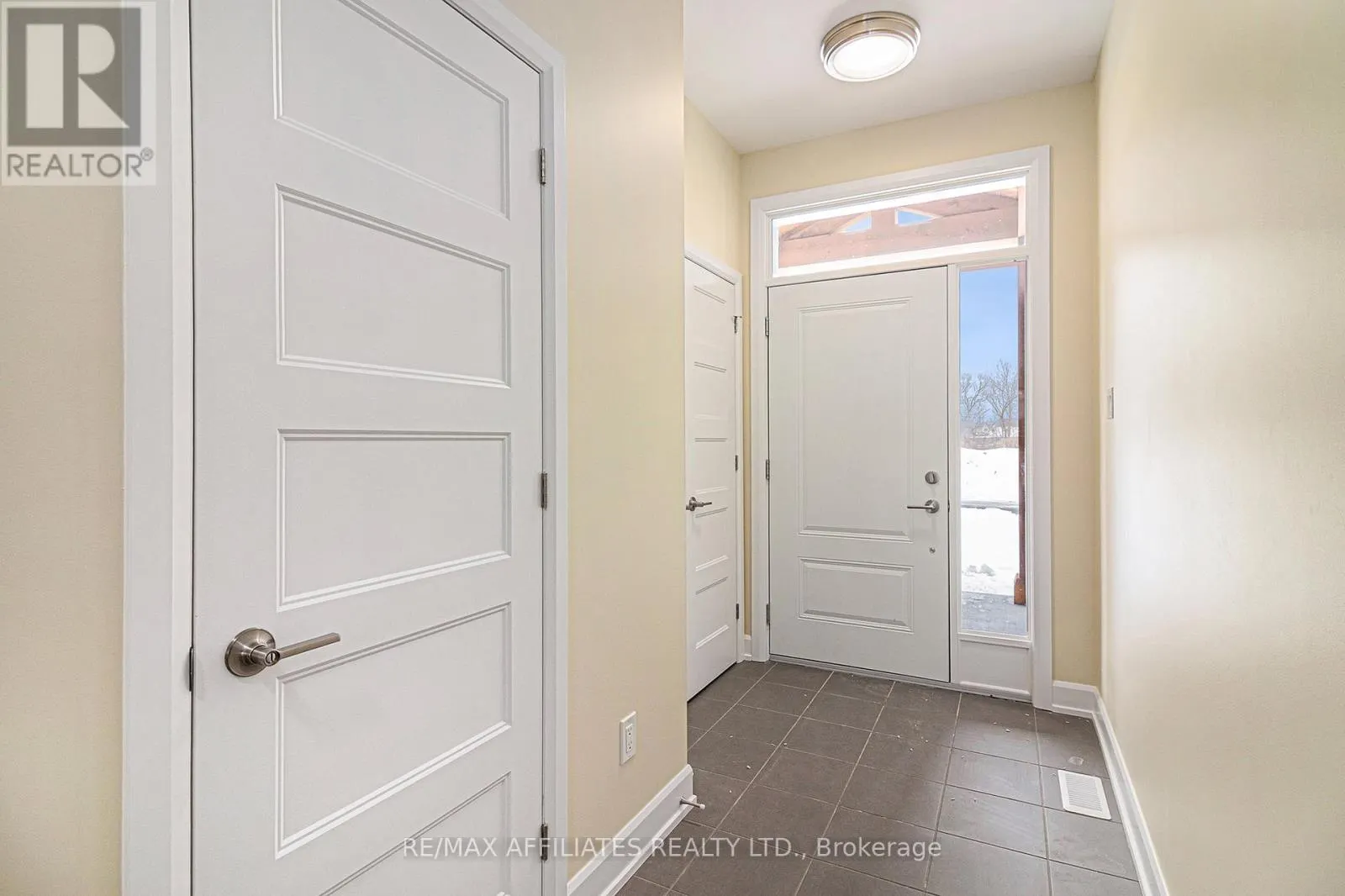 359 VOYAGEUR PLACE