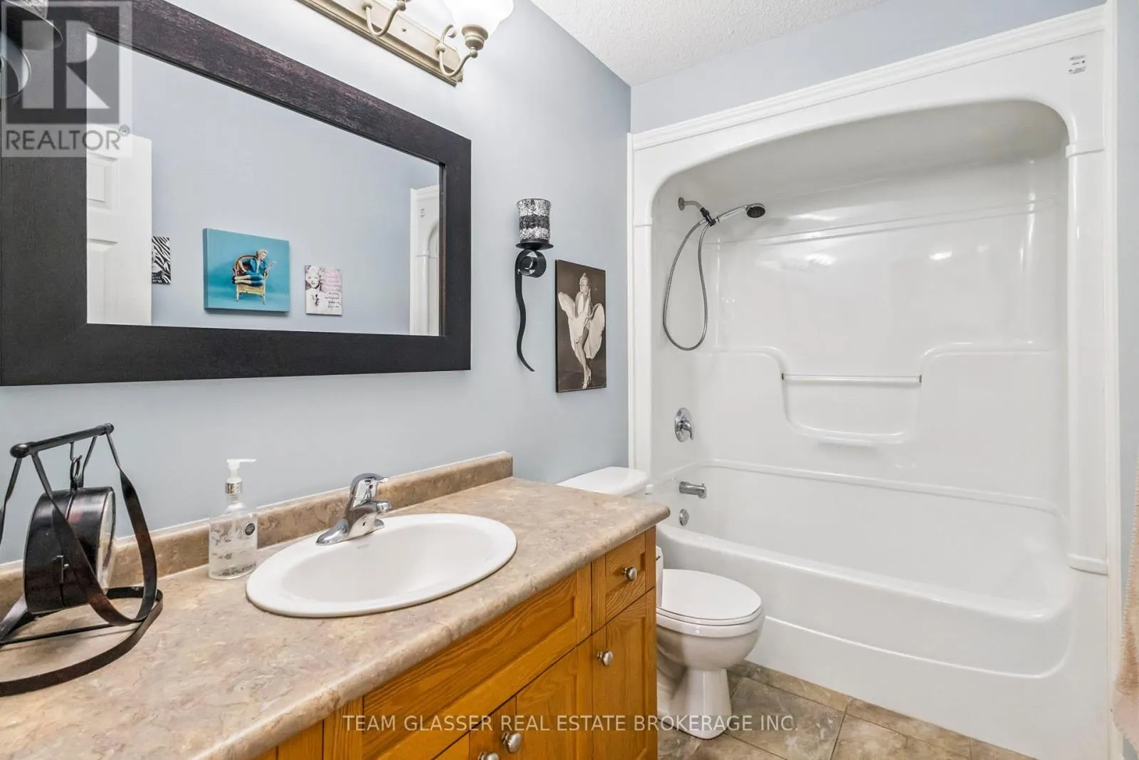 5 - 5 FOXHOLLOW DRIVE, #5