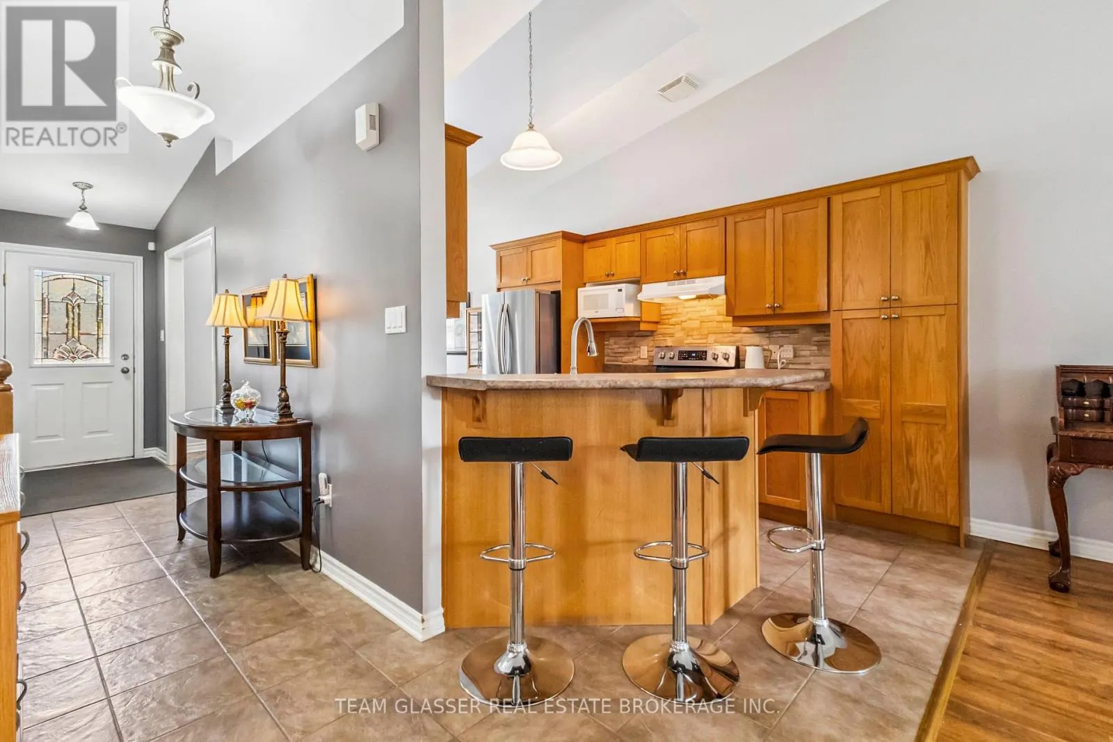 5 - 5 FOXHOLLOW DRIVE, #5