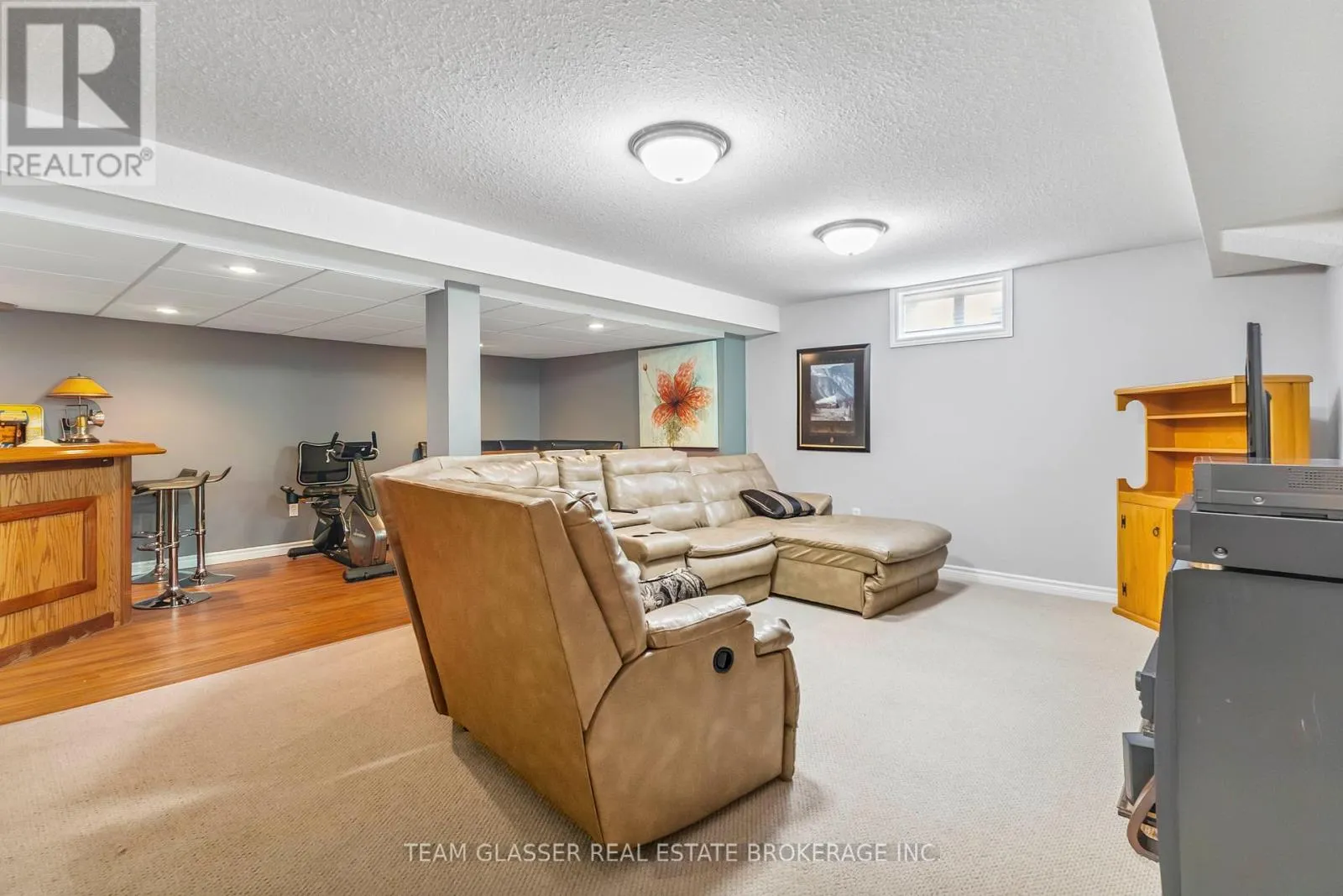 5 - 5 FOXHOLLOW DRIVE, #5