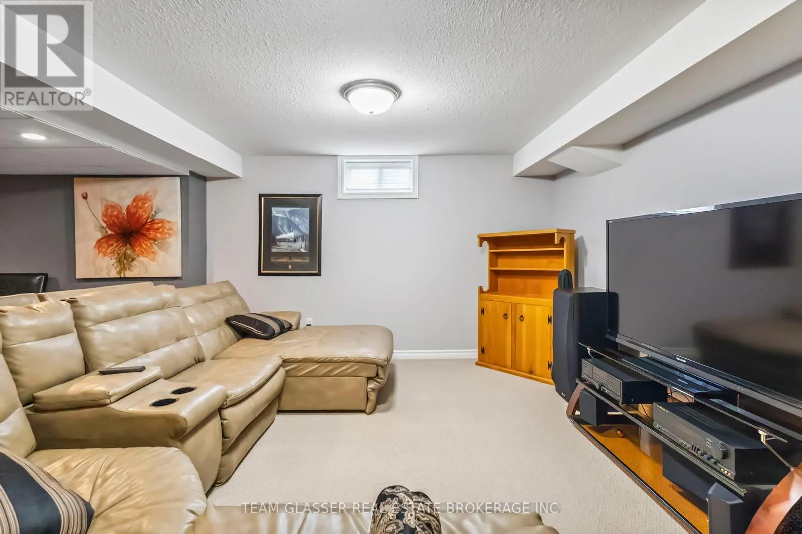 5 - 5 FOXHOLLOW DRIVE, #5