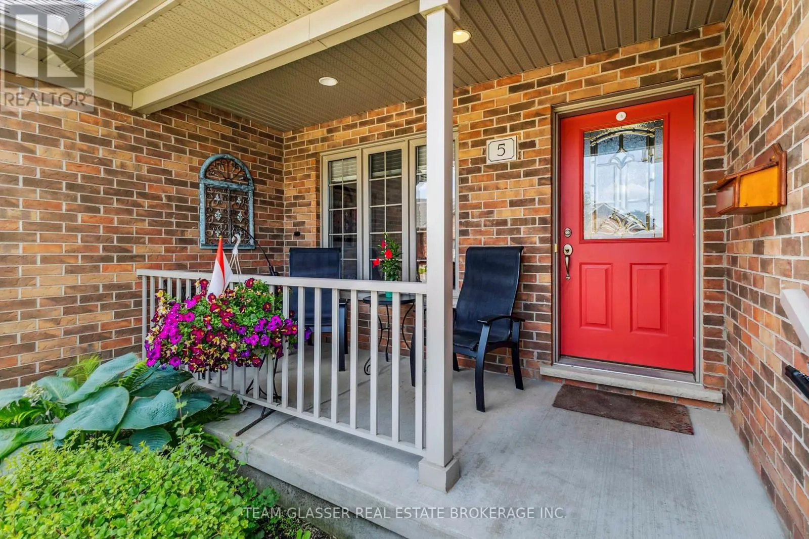 5 - 5 FOXHOLLOW DRIVE, #5