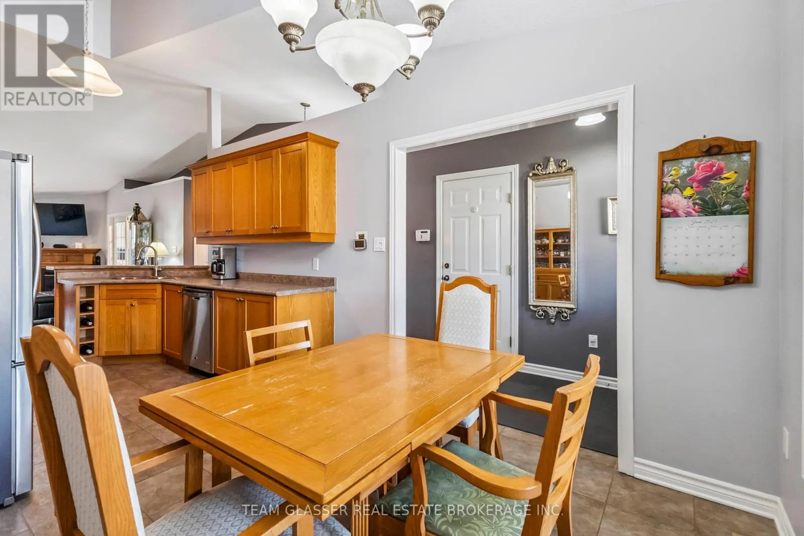 5 - 5 FOXHOLLOW DRIVE, #5