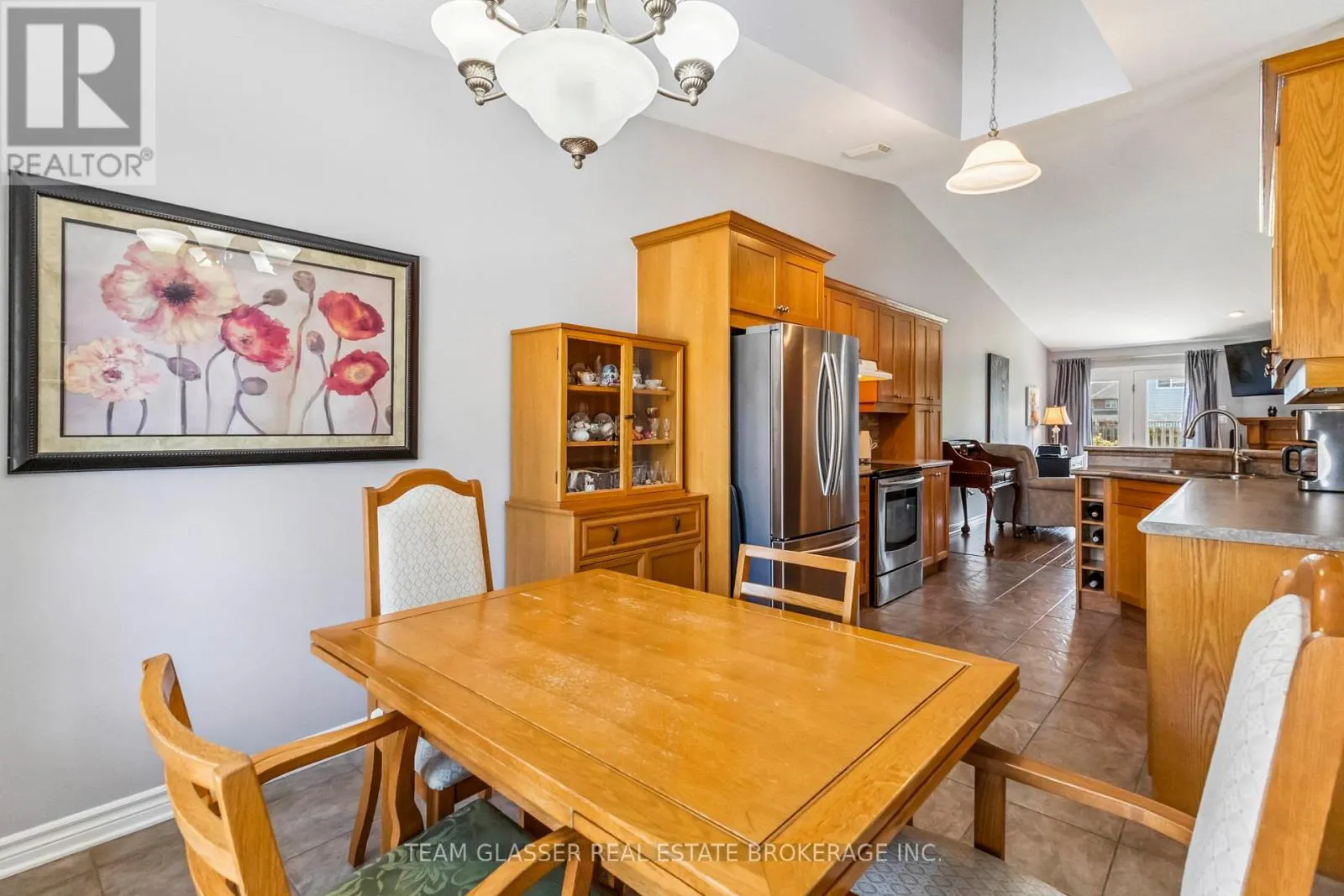 5 - 5 FOXHOLLOW DRIVE, #5