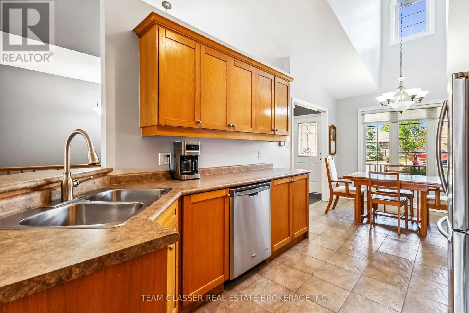 5 - 5 FOXHOLLOW DRIVE, #5