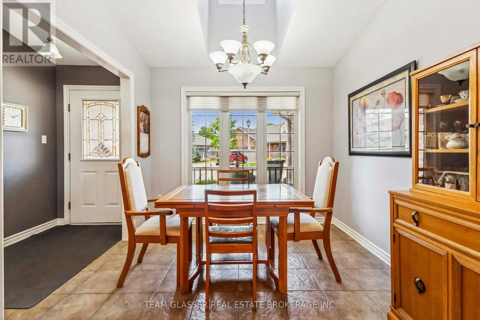 5 - 5 FOXHOLLOW DRIVE, #5