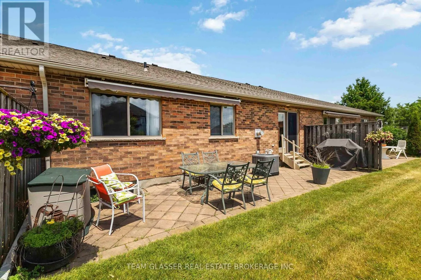 5 - 5 FOXHOLLOW DRIVE, #5