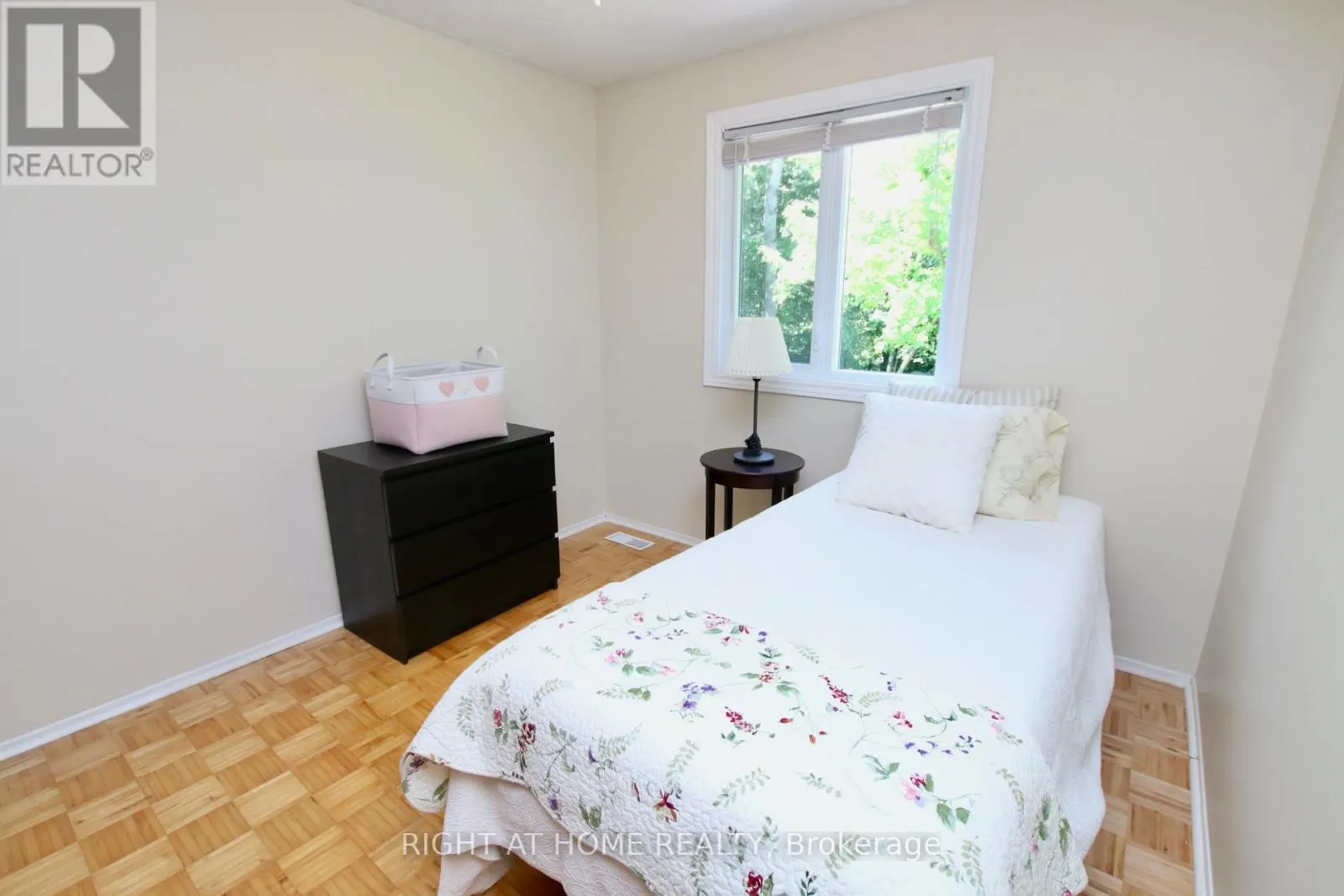 159 DUNLOP CRESCENT