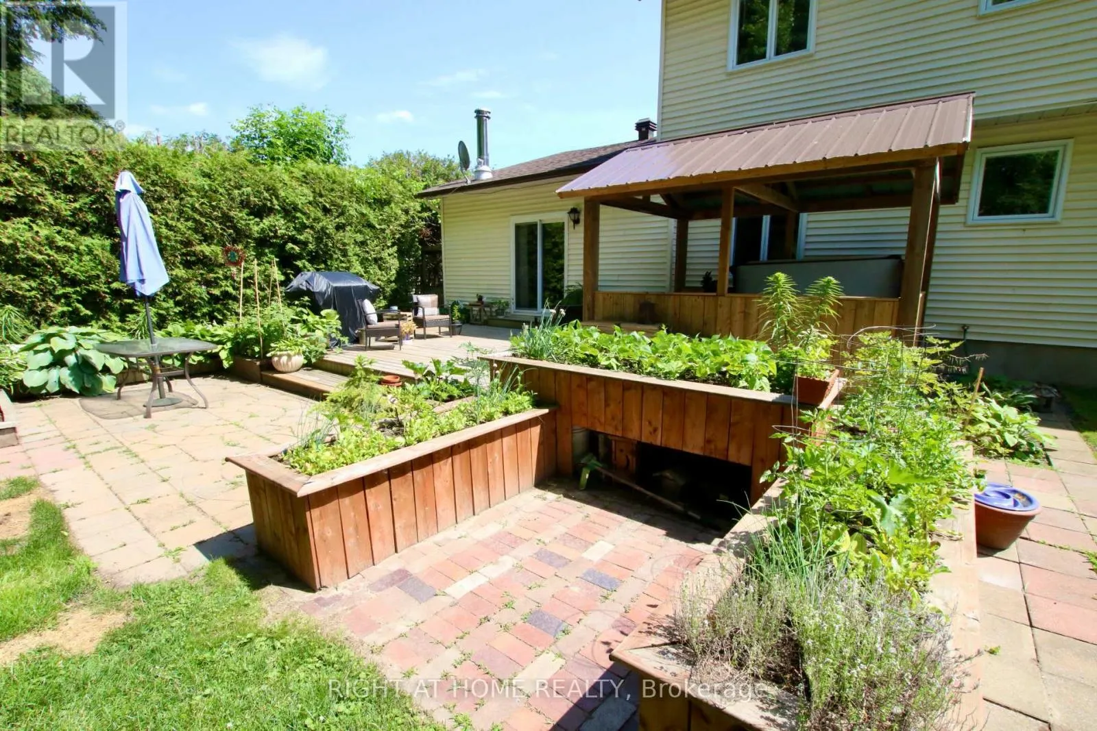 159 DUNLOP CRESCENT