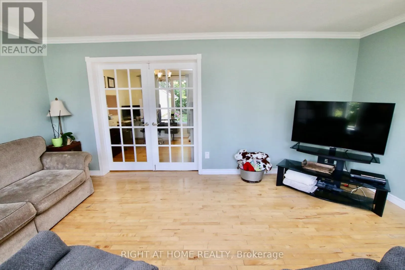159 DUNLOP CRESCENT