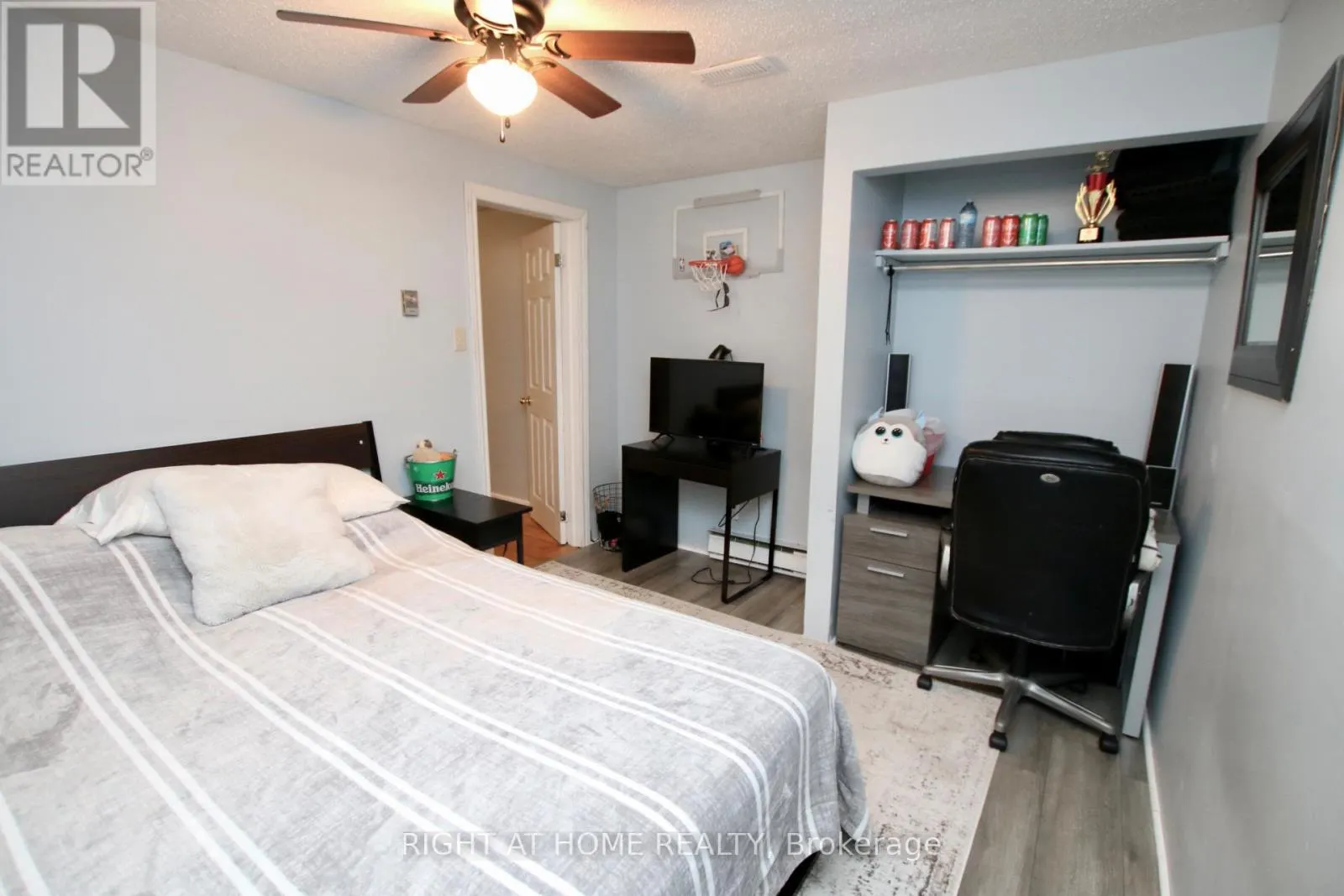 159 DUNLOP CRESCENT
