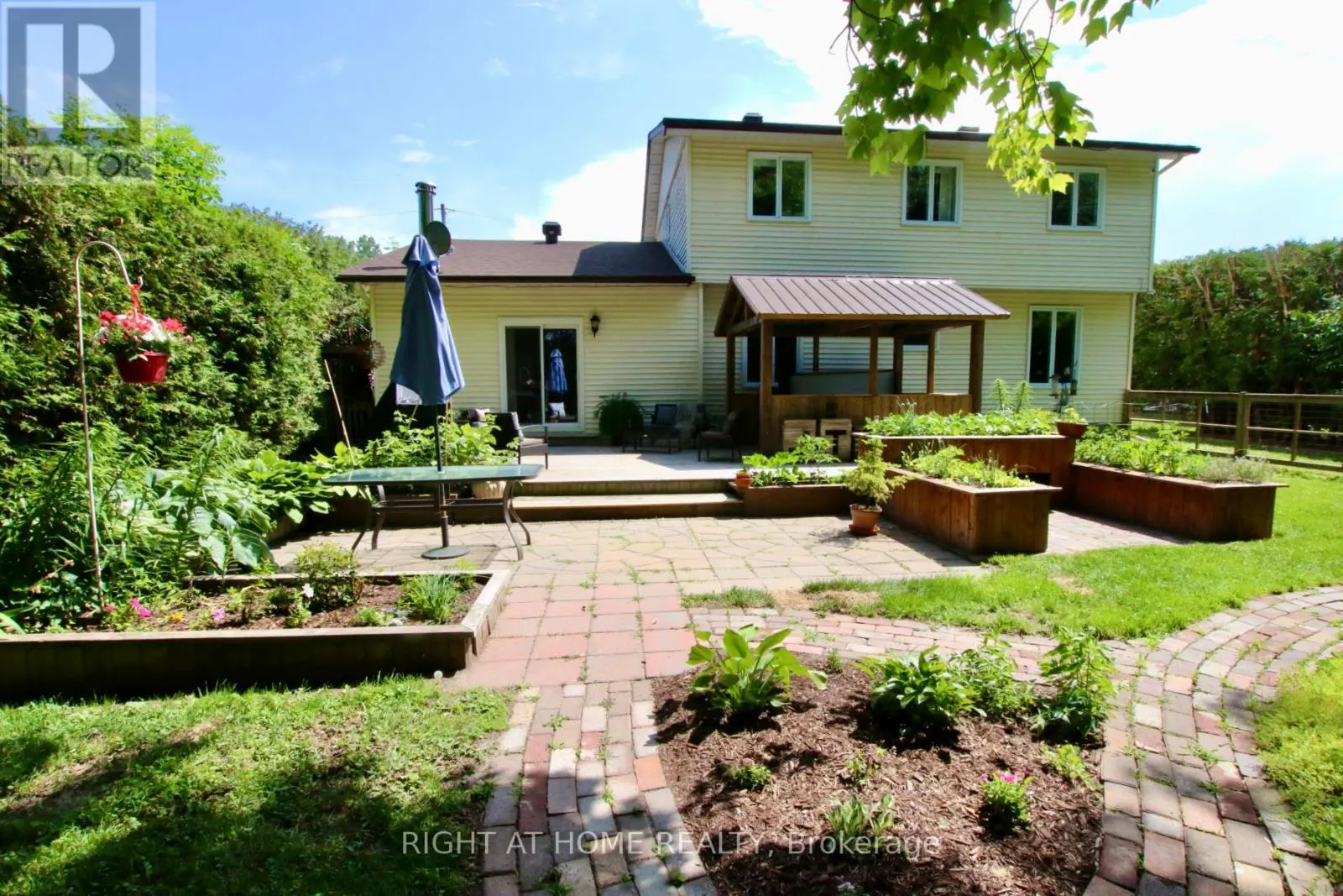 159 DUNLOP CRESCENT