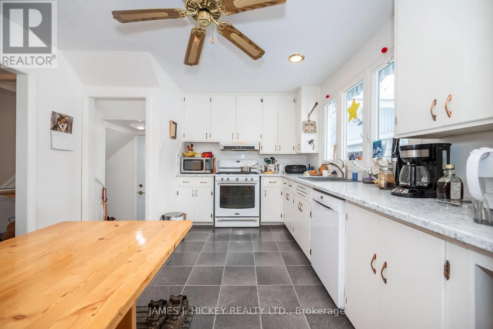 8 TWEEDSMUIR PLACE