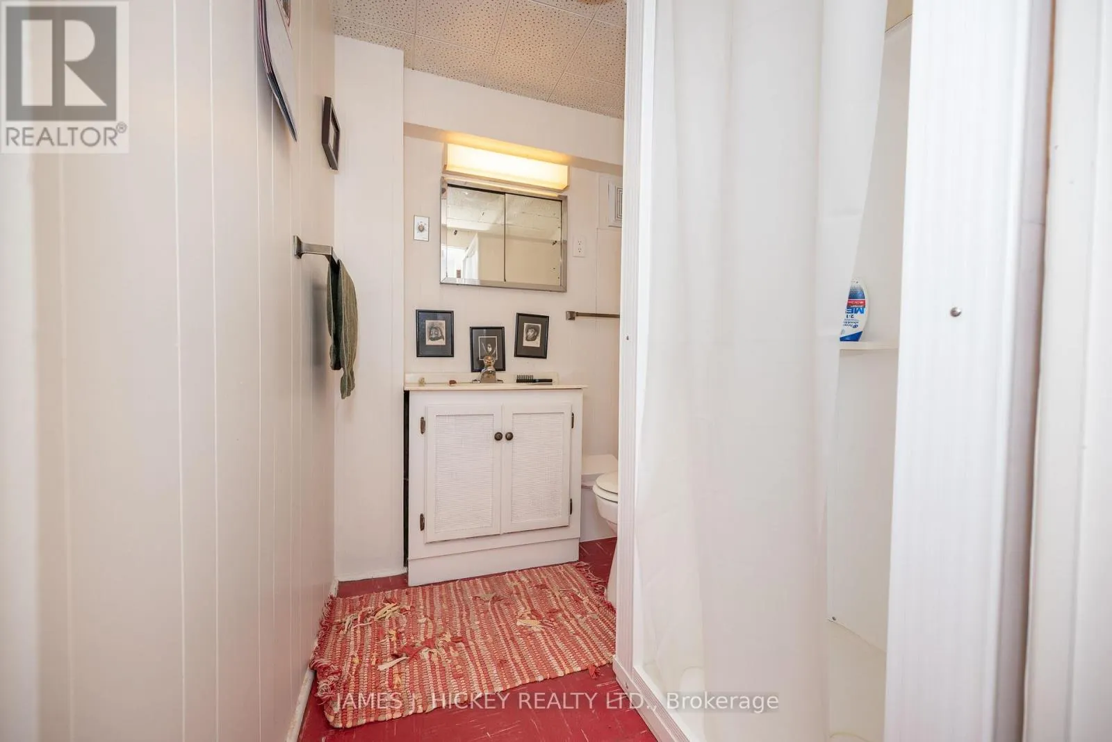 8 TWEEDSMUIR PLACE