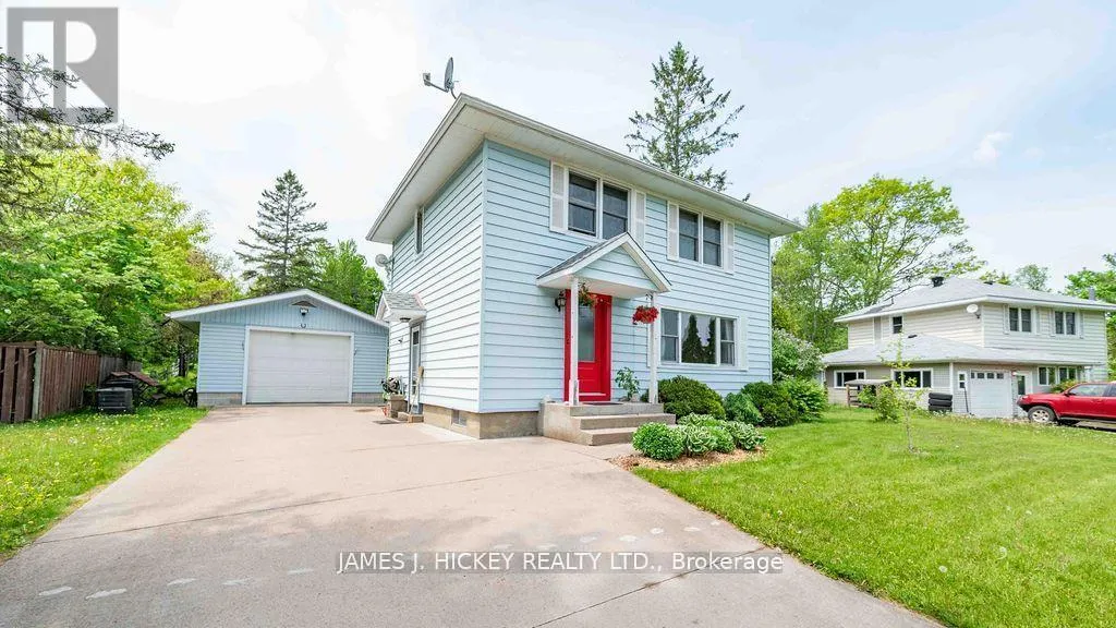 8 TWEEDSMUIR PLACE