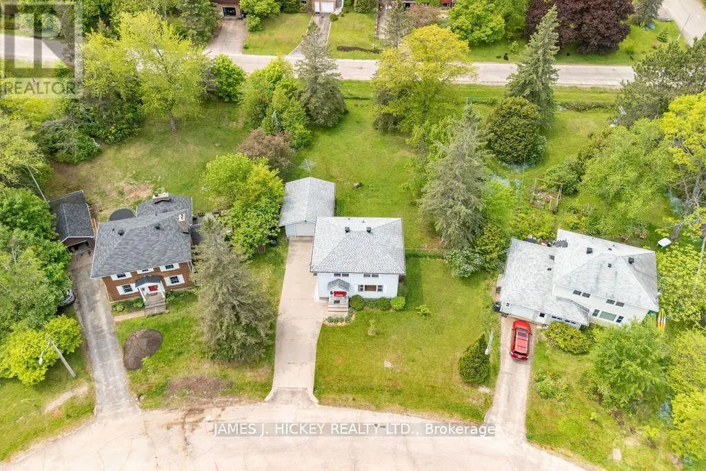 8 TWEEDSMUIR PLACE
