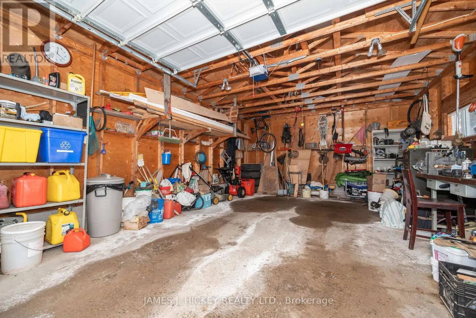8 TWEEDSMUIR PLACE