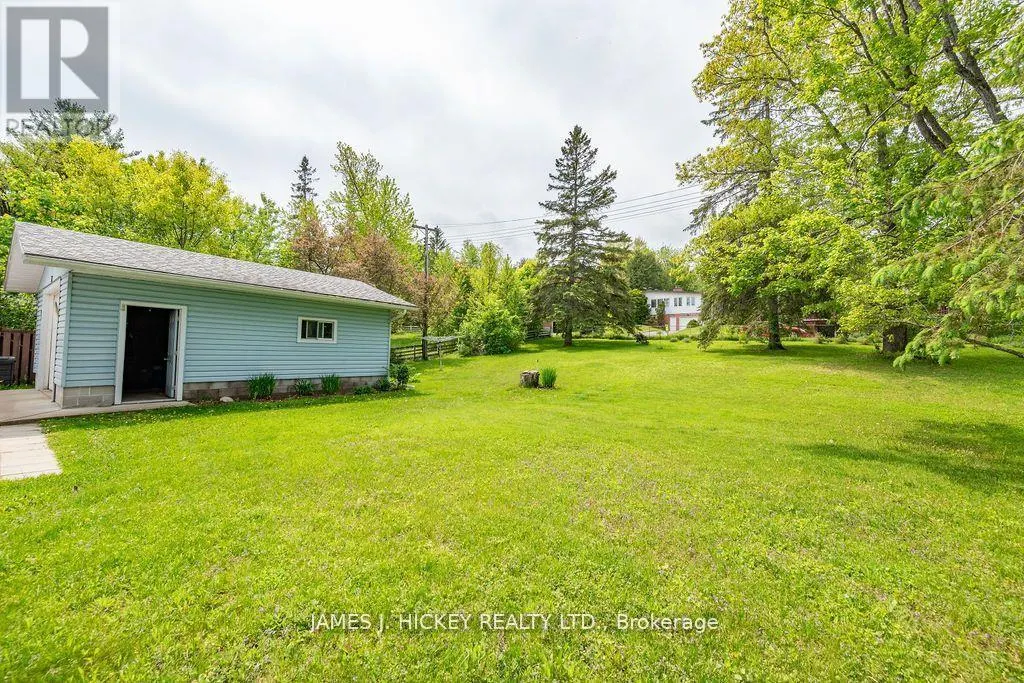 8 TWEEDSMUIR PLACE