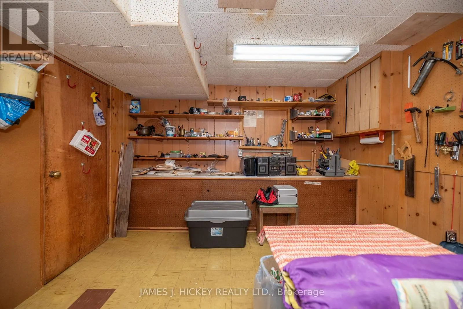 8 TWEEDSMUIR PLACE
