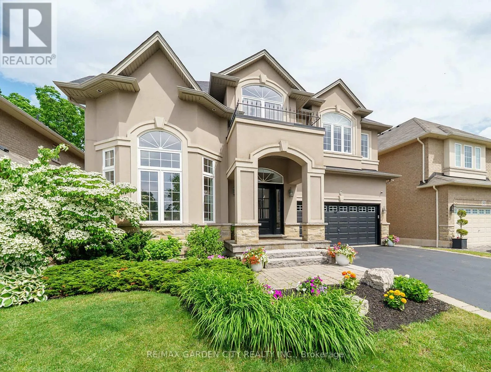 6 VANDERBURGH LANE