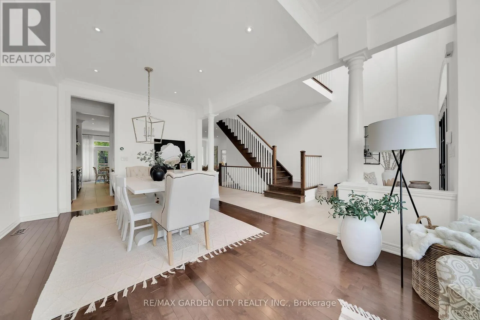 6 VANDERBURGH LANE