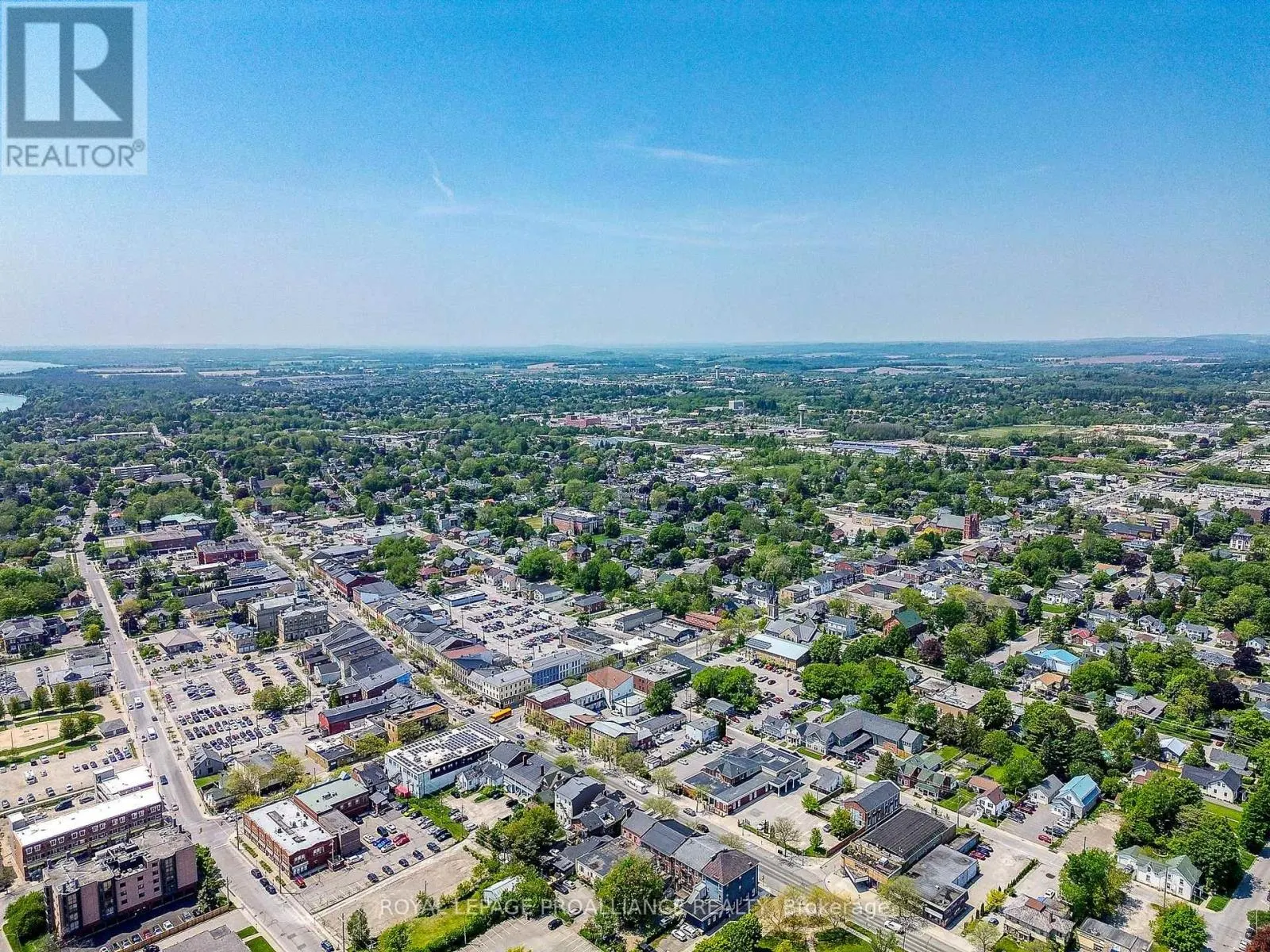 40 UNIVERSITY AVENUE W