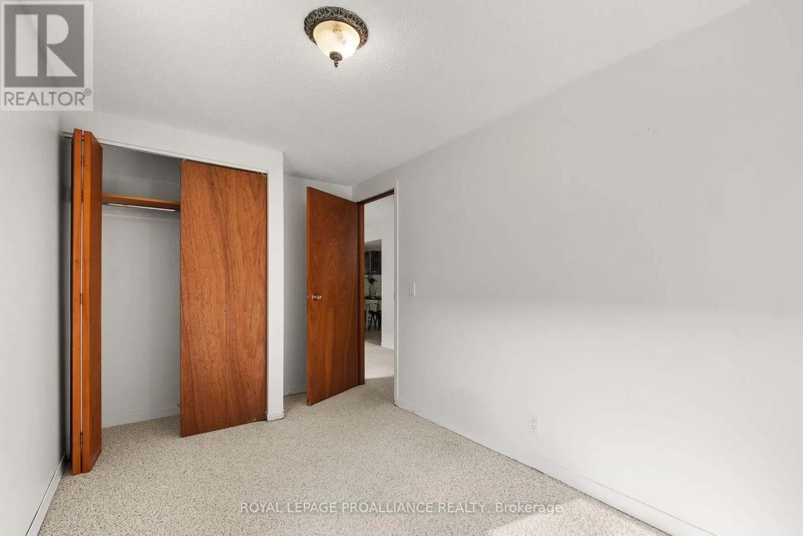 40 UNIVERSITY AVENUE W