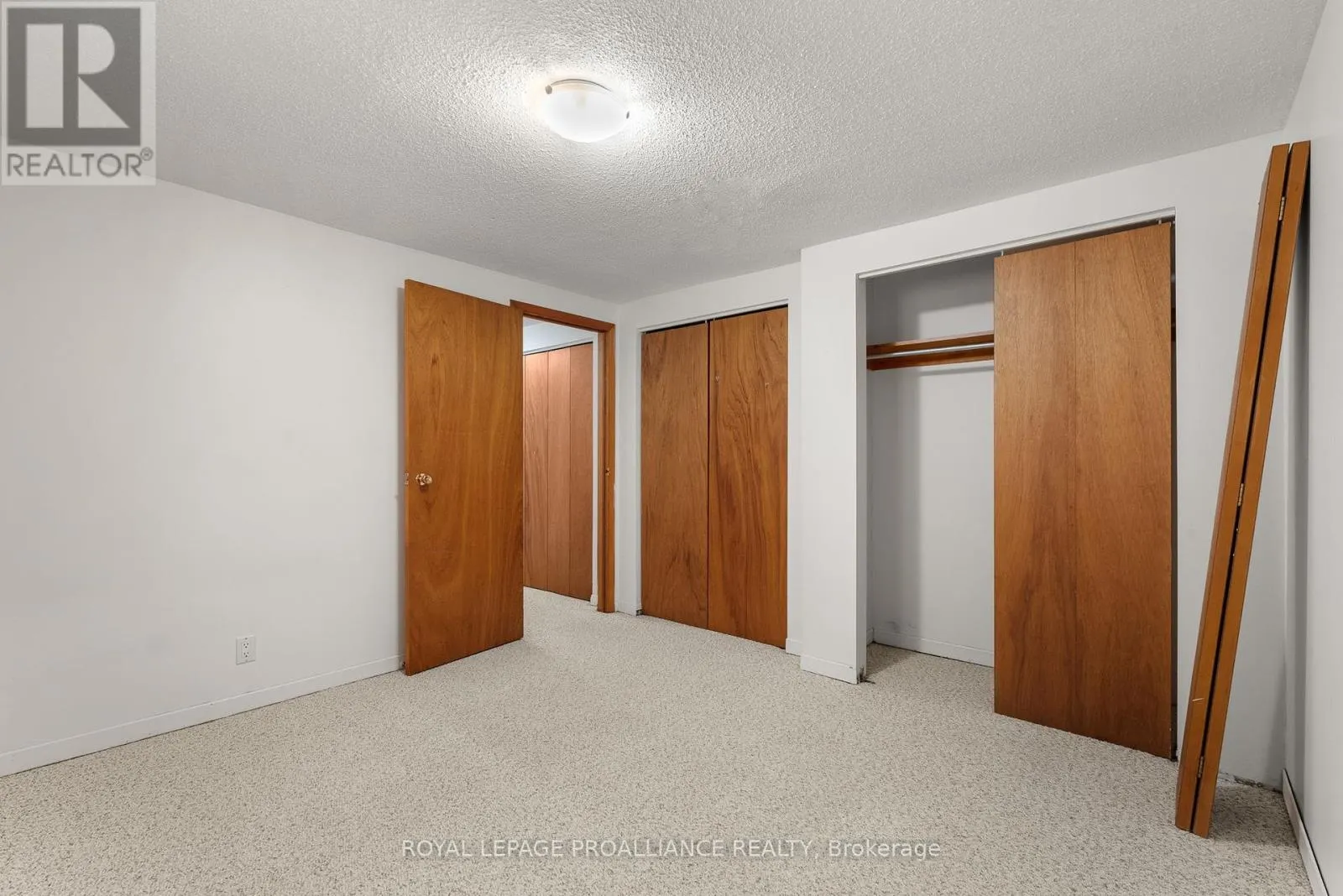 40 UNIVERSITY AVENUE W