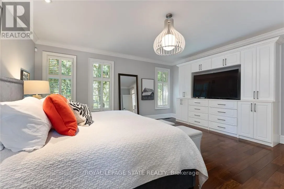 84 JERSEYVILLE ROAD W