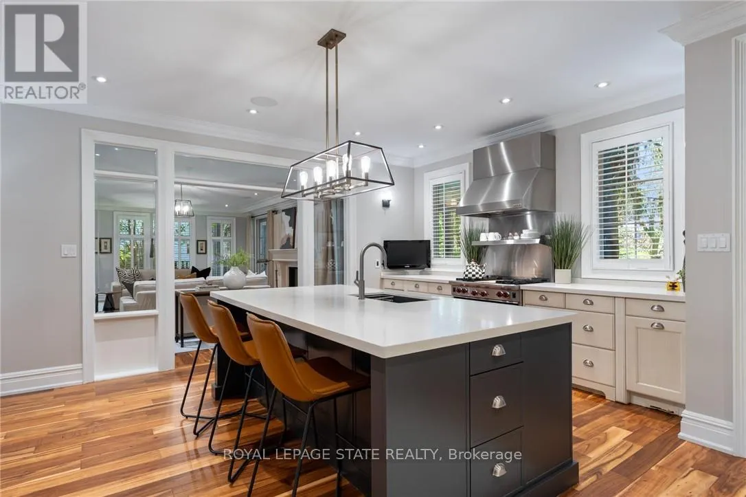 84 JERSEYVILLE ROAD W