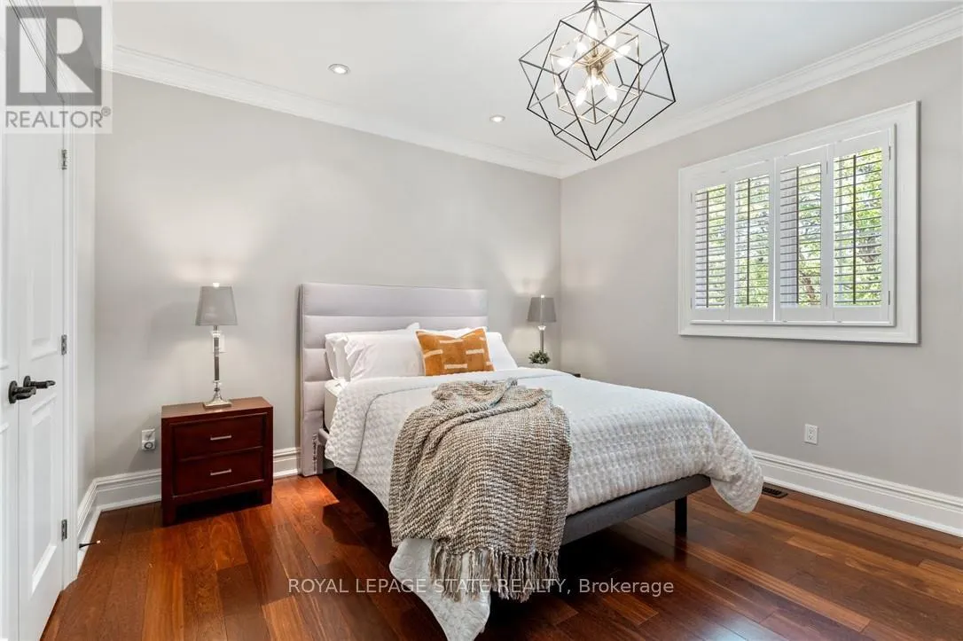 84 JERSEYVILLE ROAD W