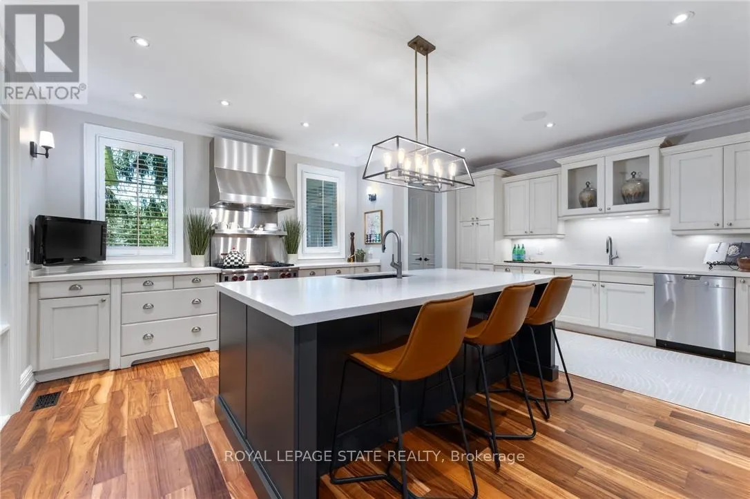 84 JERSEYVILLE ROAD W
